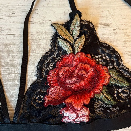 Lace black bralette with floral embroidery and chest straps like new