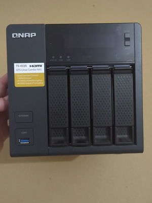 Computer Sever Nas QNAP TS-453 4 bays like new, Intel Celeron, 4GB RAM, 2 x 4GB WD RED Nas HDD