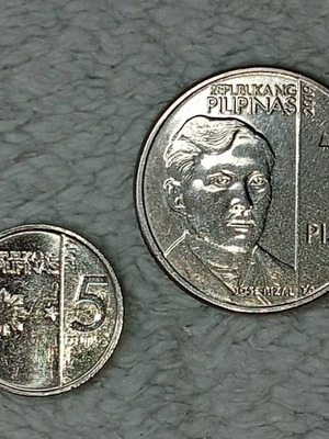 Philippines coins used, set of 2, 5 centimos and 1 piso