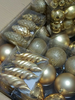 Gold Christmas tree ornaments new, set of 248 pieces