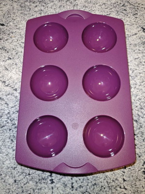 Tupperware silicone mold new with 6 dome cavities