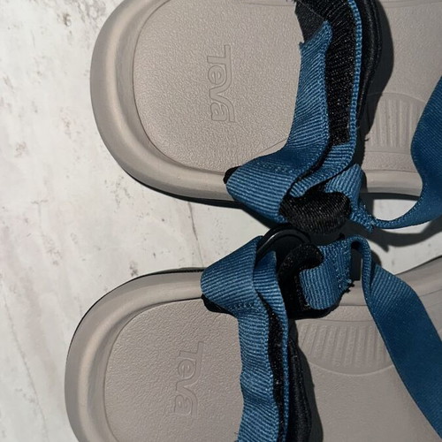 Teva sandals new, sizes 42-43, grey