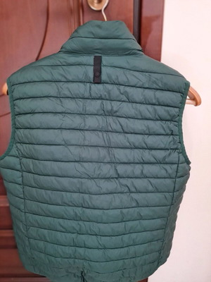 Benetton sleeveless jacket like new, size Large, green