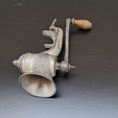 Manual meat grinder used in very good condition