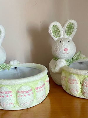 Set of two decorative ceramic bunny jars like new