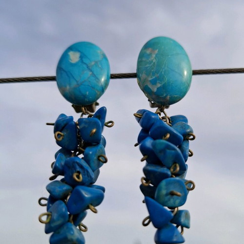 Vintage clip earrings with turquoise stones used, cluster style