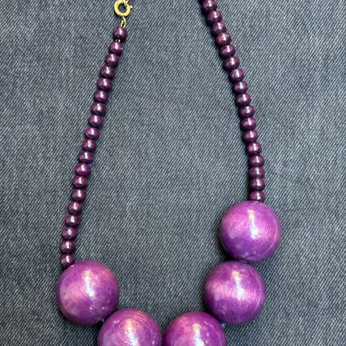 Purple wooden necklace like new, summer style