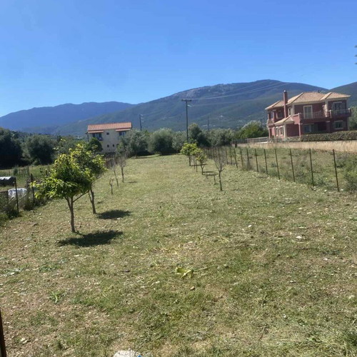 Land 1,107 m² in Kefalonia, non-buildable, ideal for caravan or parking