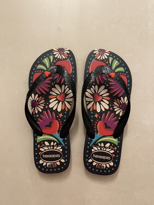 Havaianas flip flops with colorful original design