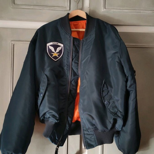 Flyer/bomber jacket unisex like new with air force patches