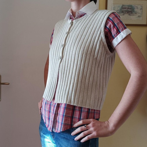 Wool boho vest like new, ecru with merino buttons