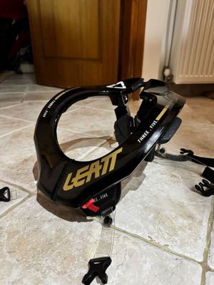 Leatt 3.5 Neck Brace S/M σαν καινούργιο με ιμάντες