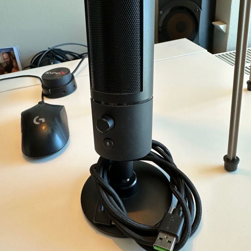 Razer Seiren X microphone like new