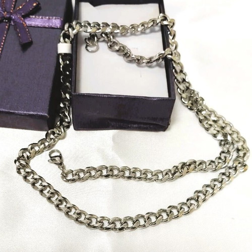 Steel chain 60 cm length and 6mm link width in gift box new, silver