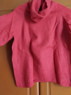 Knitted 3/4 Sleeve Sweater like new, red, sizes S M L