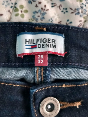 Τζιν Tommy Hilfiger σαν καινούργιο, μέγεθος 28, μπλε