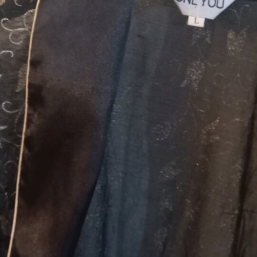 Silk robe like new, black with gold details, size L