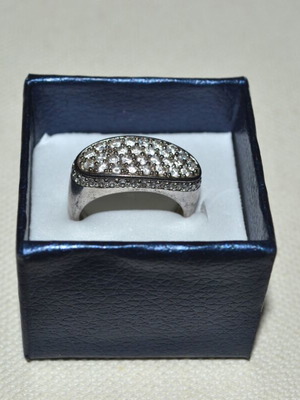 Silver 925 ring with zircon like new, silver