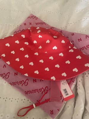 Karavan Roxy Hat red, new with tags