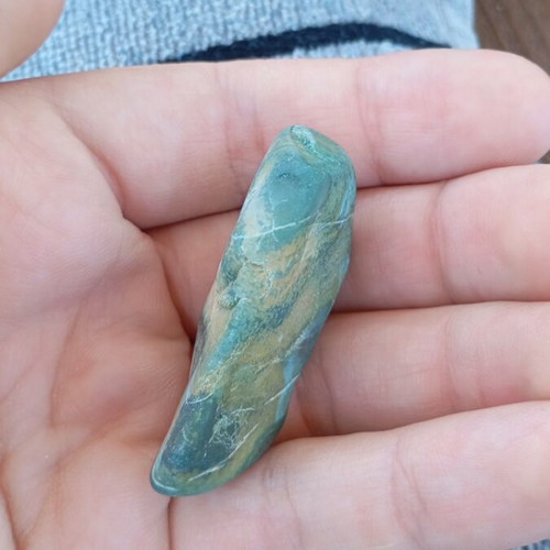 Polished emerald green quartz new