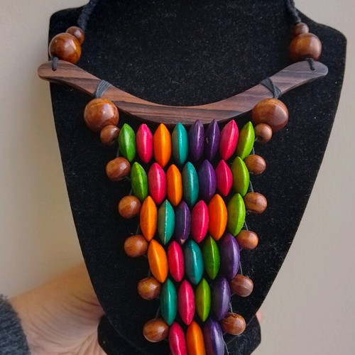 Wooden boho necklace multicolored new with adjustable length