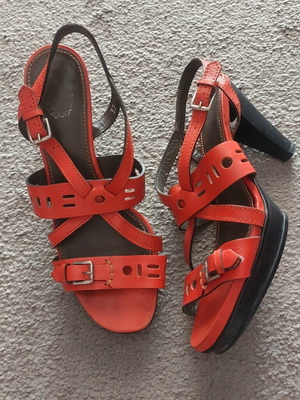 Orange leather sandals with thick heel and platform, used, size 37