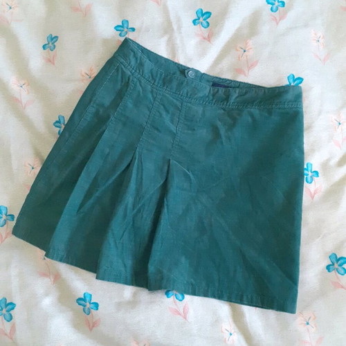 H&M skirt used, green, above the knee, size 34