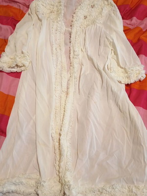 Nightgown robe white like new
