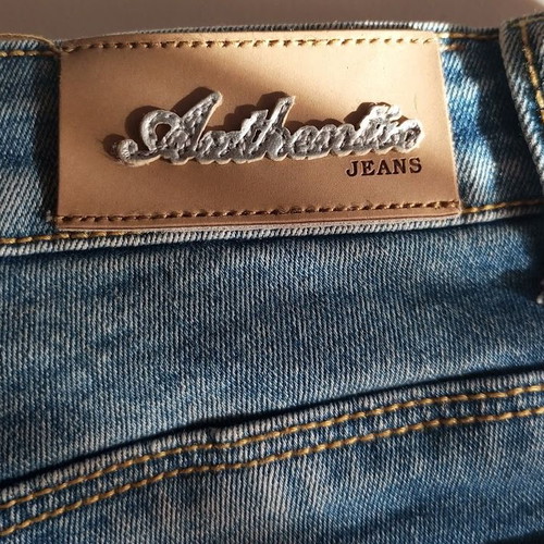 Denim shorts like new with worn details and patches, size S