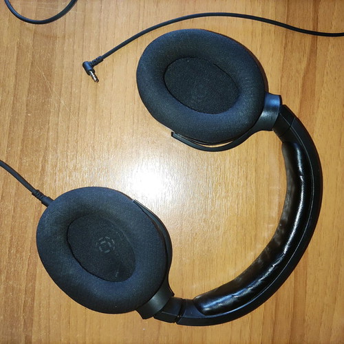 Razer Barracuda X used wired gaming headphones