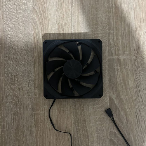 PC case fan 140mm, reverse