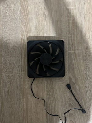 PC case fan 140mm, reverse