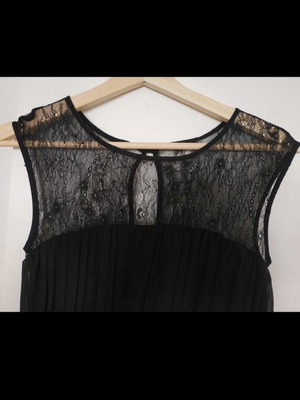 Black dress with lace United colours of Benetton used, size XS