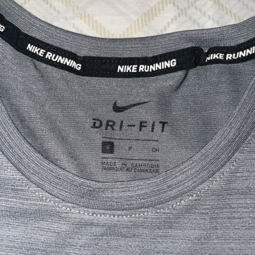 Nike gray isothermal shirt size S used