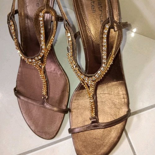 Beatrice Estel leather bronze sandals with rhinestones like new, size 40