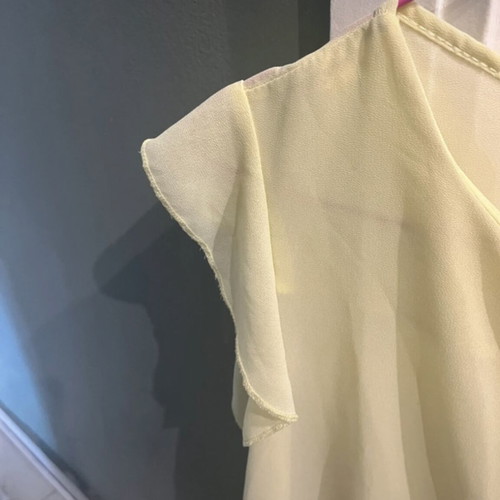 Two yellow blouses like new, size M