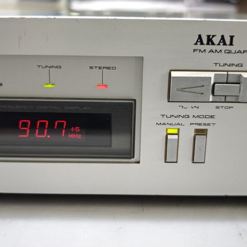 Akai AT S55 tuner used, missing battery compartment