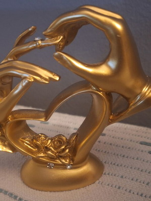 Touch of Love decorative ornament like new, ideal for wedding and anniversary