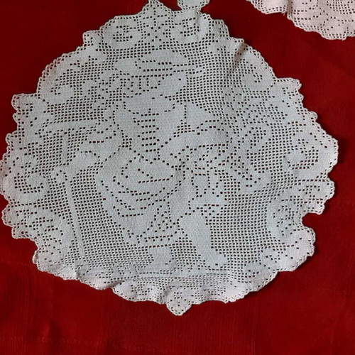 Antique crocheted doilies used, large 93x50 cm and small 37 cm set