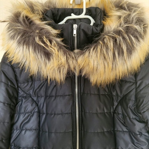 Toi&Moi black jacket with fur hood, like new, size small