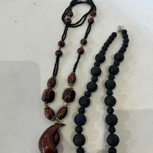 Set of 2 vintage women's necklaces with brown and black beads, 23cm and 48cm