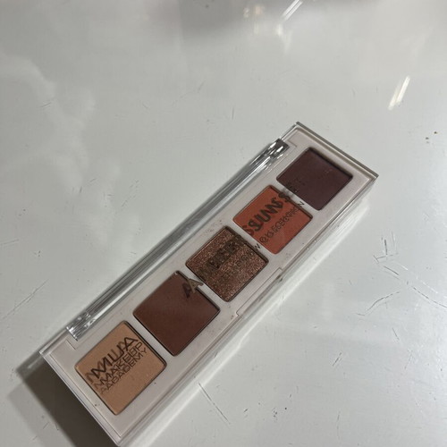 MUA Eyeshadow Palette like new