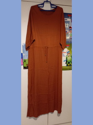 Maxi dress Regalinas like new, brown with batwing sleeves and waist tie