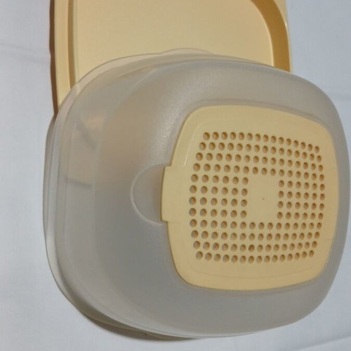 Tupperware CheeSmart Small Cheese Container like new with CondensControl filter