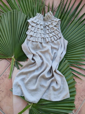 Top Sisley με βολάν μπεζ σαν καινούργιο