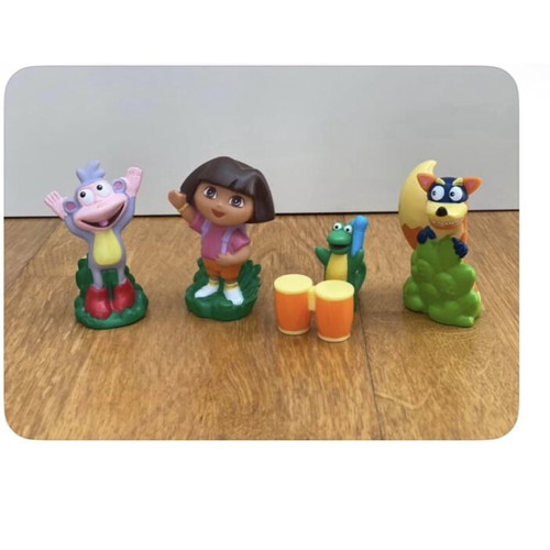 Dora the Explorer figures like new with glowing star decorations gift
