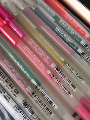 Sakura pens set like new