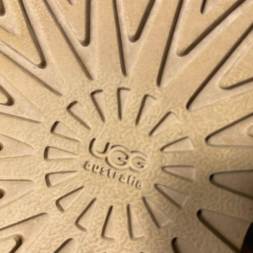 UGG kids boots new, size 26