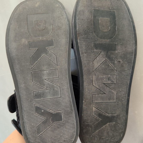 DKNY black platform sandals size 40 like new