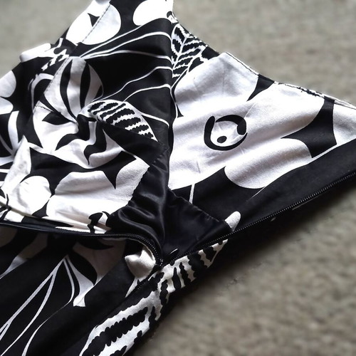 Strapless Dress black and white floral pattern made in Italy like new